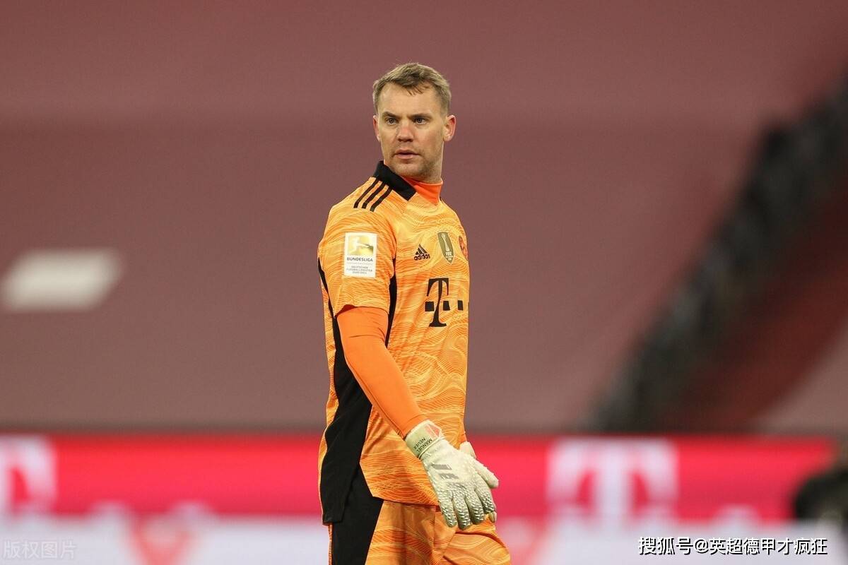 瓦伦西亚训练开放日，赛前官宣签约引欢呼，德甲在即，医务组通报恢复